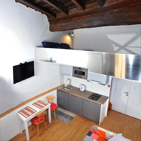 Unique Studio Vatican Columns Apartment *